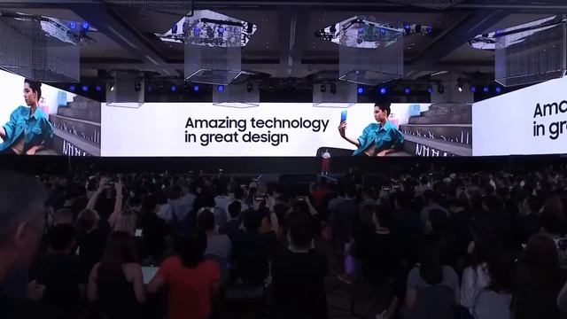İlk 4 arka kameralı telefon | Samsung A9 Unpacked Türkçe canlı yayın смотреть онлайн