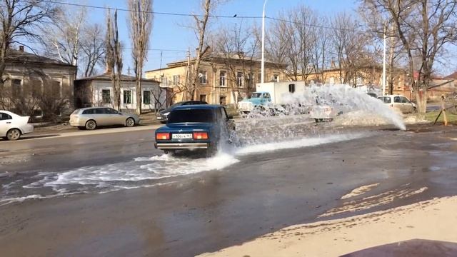 Как в России машины моют. ---- How to wash cars in Russia. смотреть онлайн