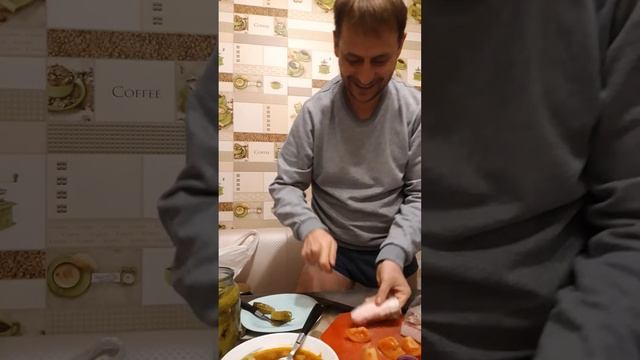 ПП. Правильное питание . Ужин дома . Сало , Огурец , Лук , Хрен . смотреть онлайн