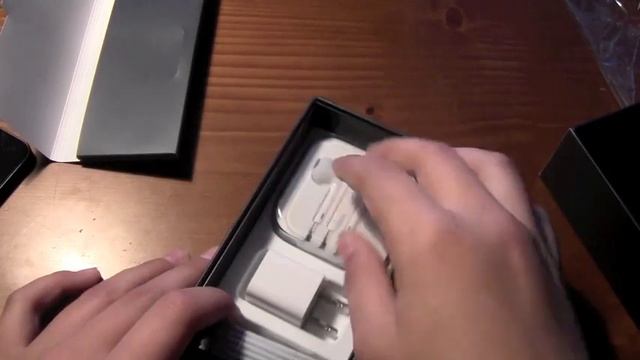iPhone 5 UNBOXING 16gb Black Model смотреть онлайн