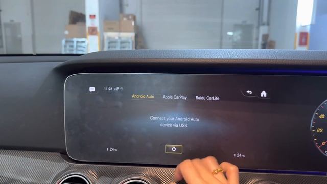 MBUX System With Touch Pad Retrofitted In W213 E180 смотреть онлайн