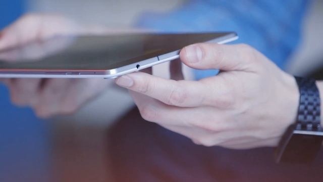 The Nexus 9: Google's latest attempt to take on the iPad (hands-on) смотреть онлайн