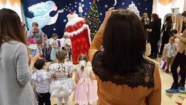 Утренник в детском садике 25.12.2017(13) смотреть онлайн