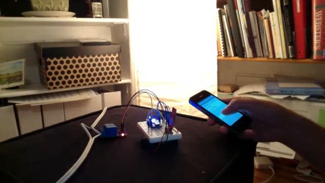 Bluetooth controlled AC power socket with Arduino смотреть онлайн