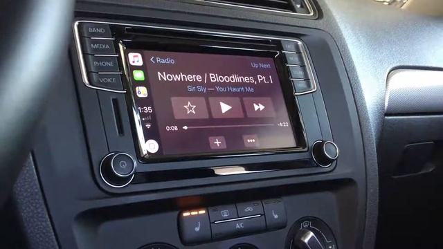 Apple CarPlay Music: A UI Dumpster Fire смотреть онлайн