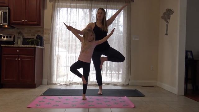 Mommy and Me Yoga - Yoga for 5-10 year olds - Parent and Child Yoga Partner Poses смотреть онлайн