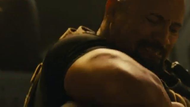Vin diesel vs The Rock - Epic Movie Stars Fight Scene - from "Fast Five" 2011 смотреть онлайн