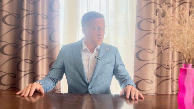 Сотни людей смотреть онлайн