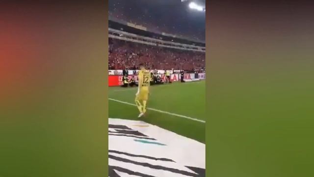 "INSOLITO" Recoge bolas le avisa a Camilo Vargas que iban a quedar Campeones con el Atlas смотреть онлайн