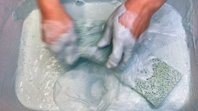Green paste 💚 Bubble foam and thick paste. Asmr squeezing sponge. Make paste смотреть онлайн
