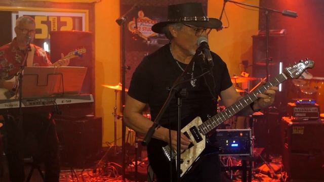 Home At Last Band (We're A Whole Lotta Rock 'n' Roll) - Live at 512 Studios Austin, TX смотреть онлайн