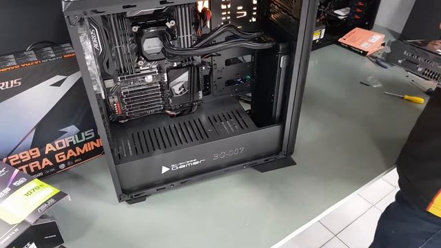 MONTAMOS O I9 7900X COM AORUS ULTRA GAMING X299 E 1070TI. смотреть онлайн