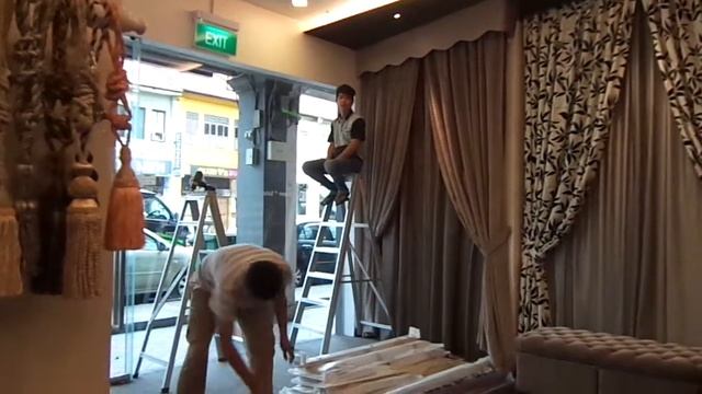 Installing window blinds for a curtain showroom смотреть онлайн