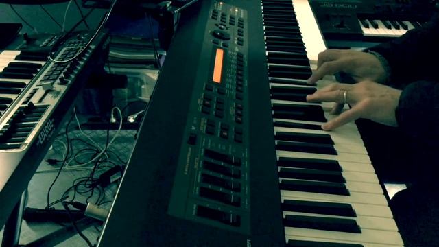 Brain feat. Scarbee EP-88s, Spectrasonics Keyscape, U-he Diva смотреть онлайн