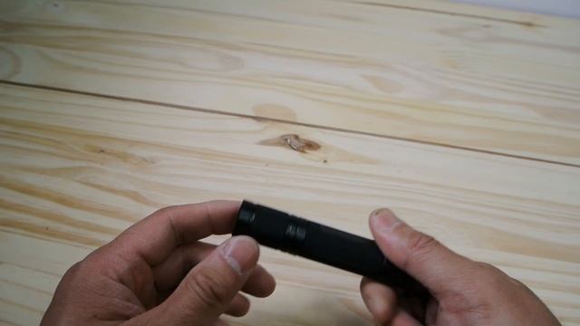 Fenix E12 Flashlight Review смотреть онлайн