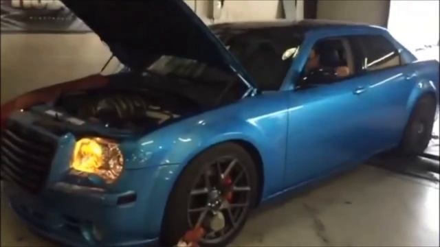 Manual Trans Swapped Dodge Charger and Chrysler 300C SRT-8's смотреть онлайн