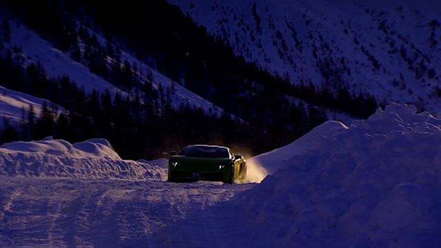 Drifting A Lamborghini Gallardo On Snow #TBT - Fifth Gear смотреть онлайн