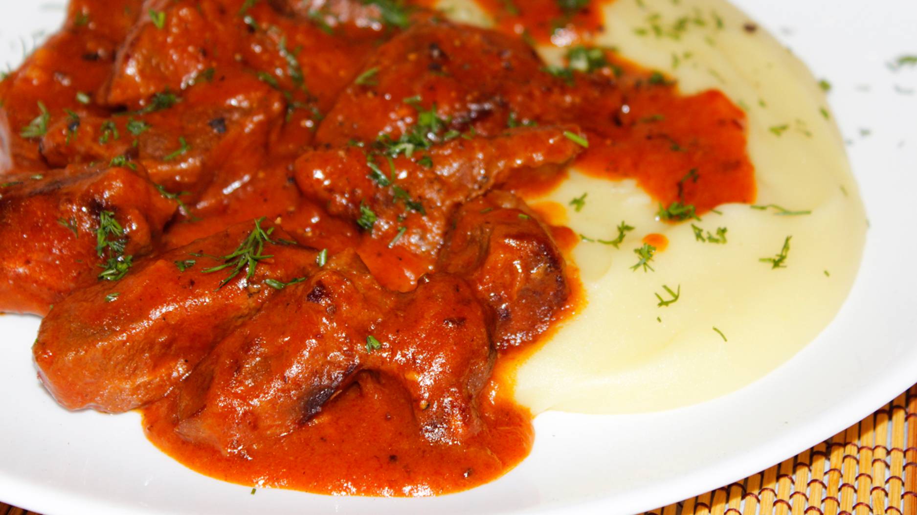 Лосятина тушеная (с томатной подливой) смотреть онлайн