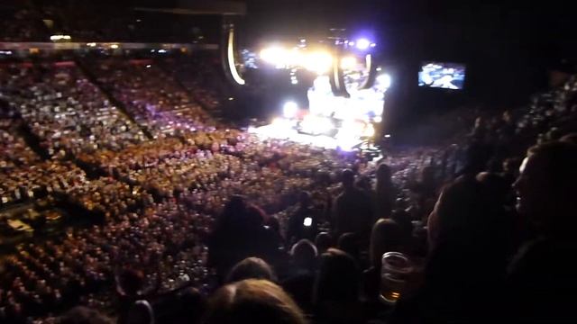 Fleetwood Mac - Go Your Own Way - Manchester Phones 4u Arena - 01/10/13 смотреть онлайн