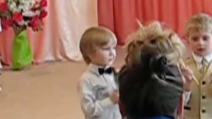 8-е марта, играют на ложках