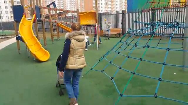 На площадке(6) смотреть онлайн