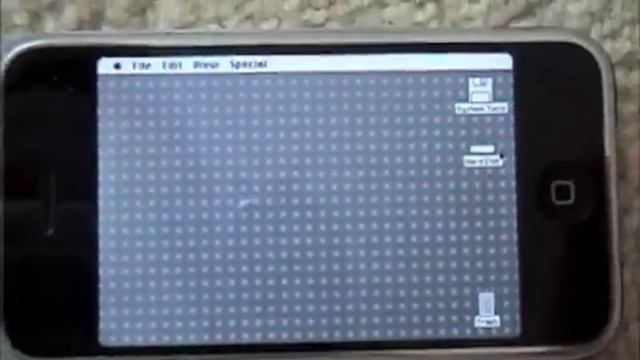 iPhone running Macintosh emulator - Dark Castle classic game! смотреть онлайн