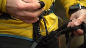 Ввязывание Daisy Chain в страховочную систему