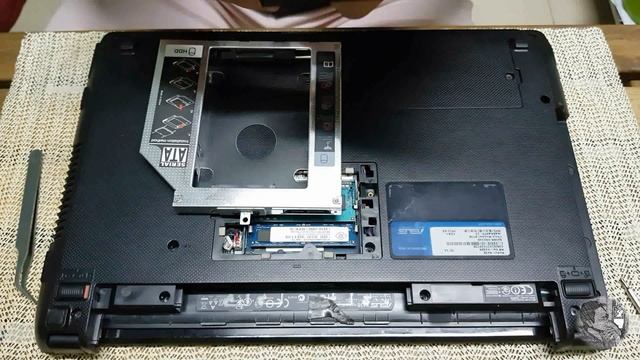 วิธีการติดตั้ง SSD แทนที่ HDD และ DVD ของ ASUS X43BR смотреть онлайн