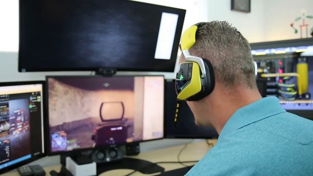 Corsair VOID RGB Gaming Headset - Review and Mic Test смотреть онлайн