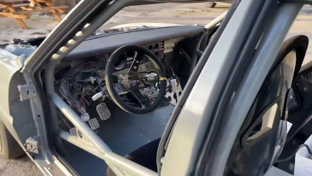 Rover sd1 V8 VS Mini Cooper S en 30s смотреть онлайн