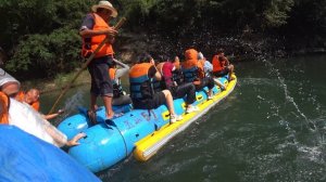 ОТПАДНЫЙ ТУР В ГУЙЧЖОУ | ПОДМОЧИЛ ЗАД НА РАФТИНГЕ #laowai