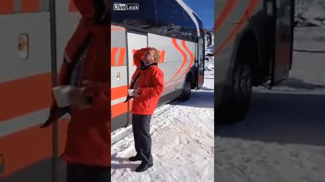 Ski Flipping Showoff Results in Broken Bus Window смотреть онлайн