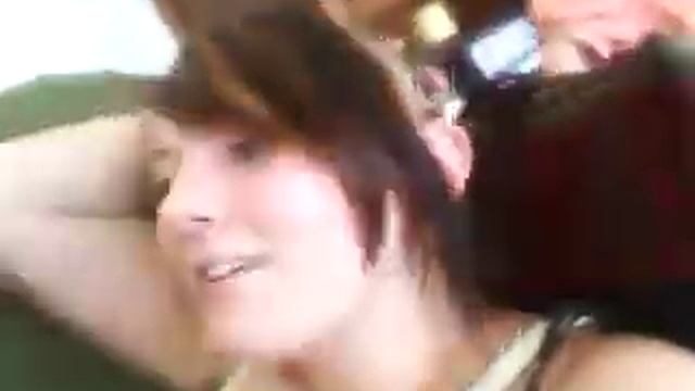 Little girl cought on video!! смотреть онлайн