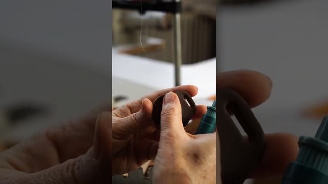 How to make leather keychain for Apple Airtag 🍏🔑 #appleairtag #handcrafted #leathercraft смотреть онлайн