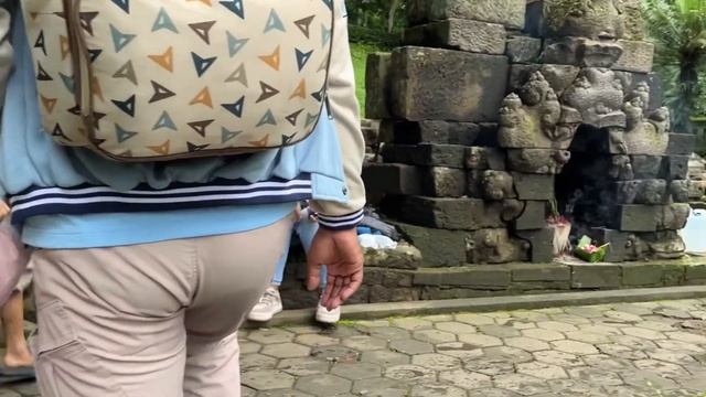 BANYAK ORANG YANG AMBIL AIR DI JOLOTUNDO! UNTUK APA YA ??? #videoyoutube #subscribe смотреть онлайн