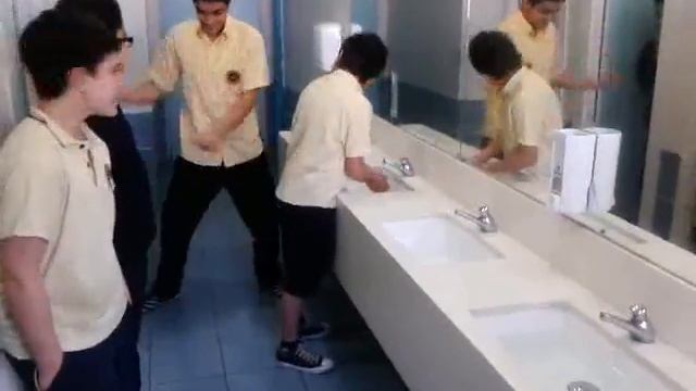 ES Harlem Shake смотреть онлайн