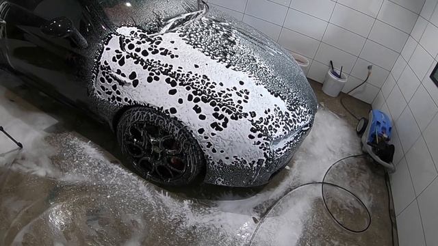 Alfa Romeo Brera Nova Coated First Wash - Crazy Water Behaviour! смотреть онлайн