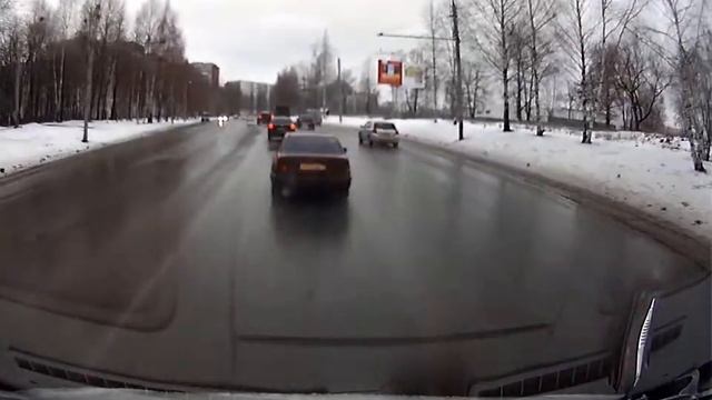 Рыбинск. Подрезал. у 593 ом 76 смотреть онлайн