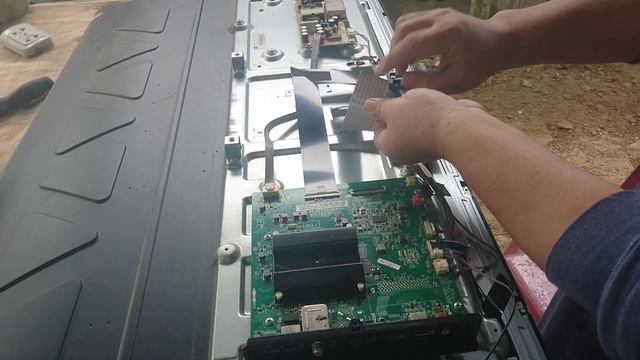 tcl 43 inches smart/android tv...model 43p717,no display repair... смотреть онлайн