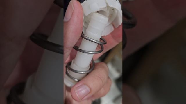 Как сделать бесплатную бродильную ёмкость? Пивная кега с гидрозатвором! смотреть онлайн