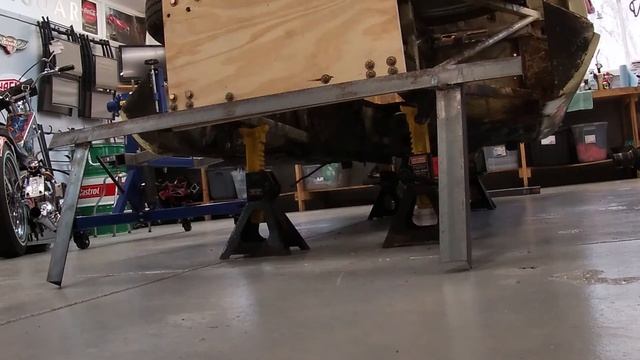 Jaguar E Type Series II Strip Down - 2020-12-21 смотреть онлайн