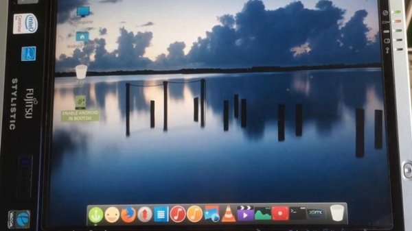 LINDROID OS - Worlds first Linux with Android build in - Presentation & Install on X86 Tablet - 201