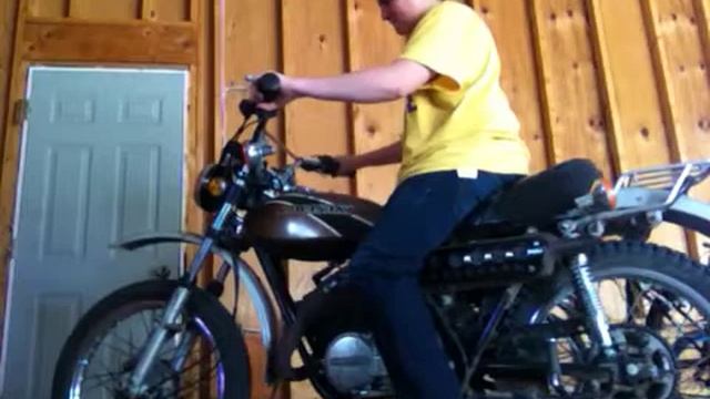 1974 Kawasaki f7 175cc cold start and idle смотреть онлайн