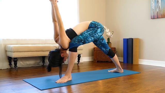 Yoga for Weight Loss Julia Marie ♥ Twist & Detox Cardio Workout, Burn Fat, Boost Metabolism | Day 1 смотреть онлайн