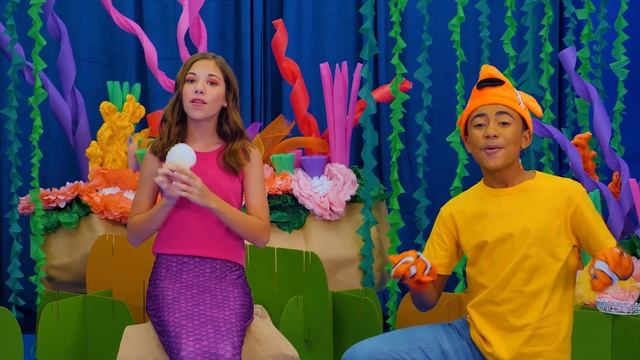 Chicken Little + More | MGC Funhouse смотреть онлайн