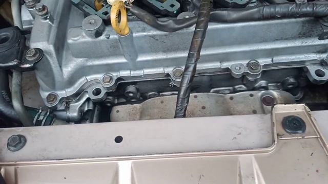 sirion daihatsu....replace valve cover gasket & transsmition mounting. смотреть онлайн
