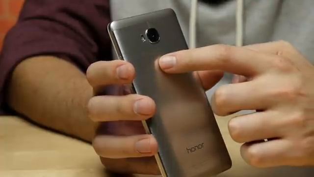 Honor 5X Review: Premium Look at $200! смотреть онлайн