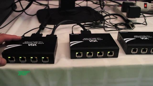 VGA UTP 1x4 Splitter Extender R02T-SPL-104B.mov смотреть онлайн