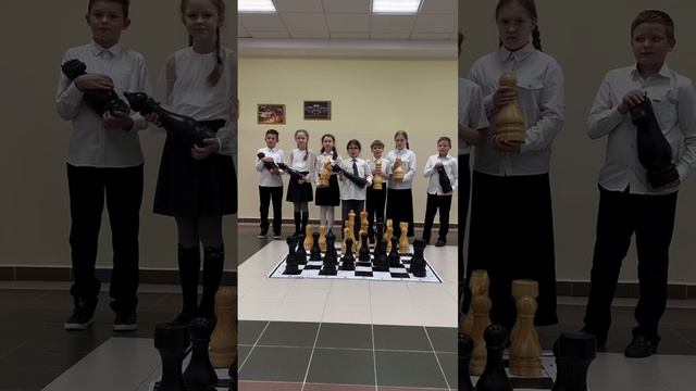 Новости «Шахматной столицы»: в школе №1 им. Созонова Ю.Г. продолжаются турниры по быстрым шахматам! смотреть онлайн