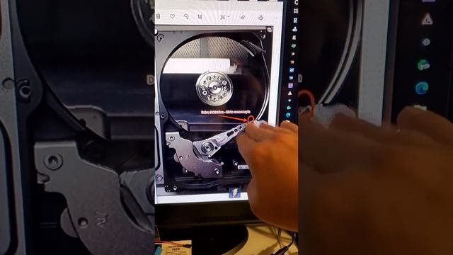 RAID 10 Data Recovery from 4 WD Hard Drives with mechanical failures смотреть онлайн